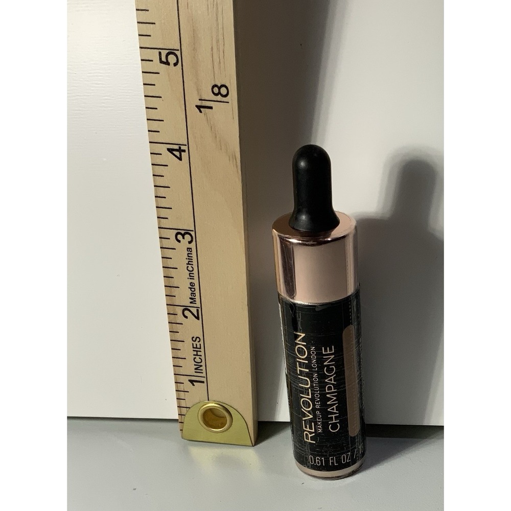 Revolution Liquid Highlighter Makeup Champagne .61oz New